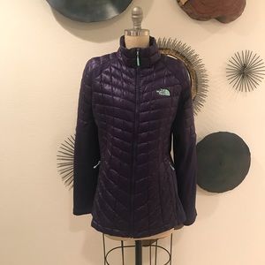 North Face Jacket women’s size Large.